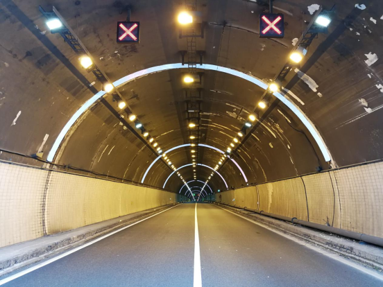 Tunnel Reflective Rings