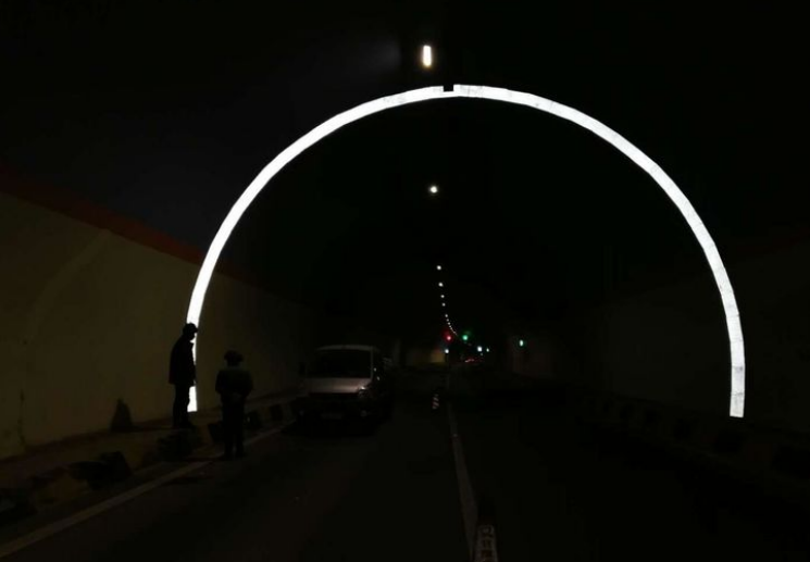 Self-Luminous Tunnel Reflective Ring